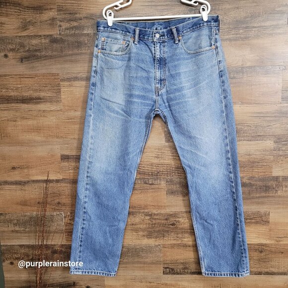 Levi's Jeans 38x32 measures 38x31 Straight Medium Light Wash Grunge Denim - Picture 1 of 13